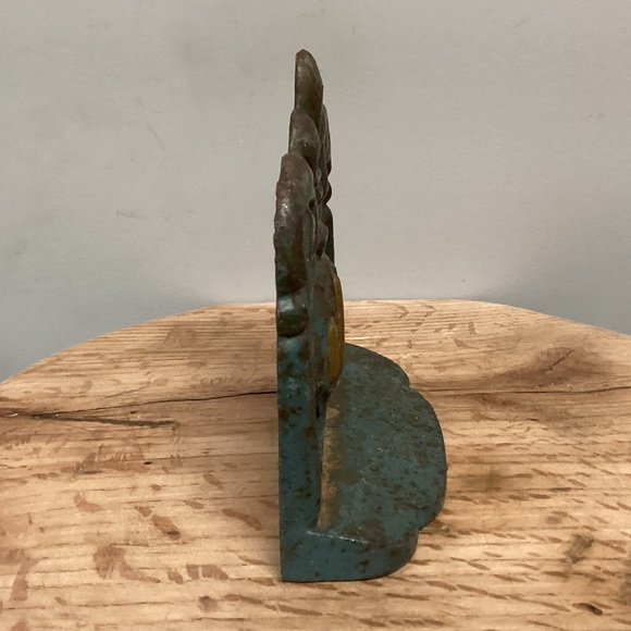 🟢 Vintage Cast Iron Fleur - De - Lis Bookend / Shelf Decor / Paperweight - Heavy - Picture 7 of 13